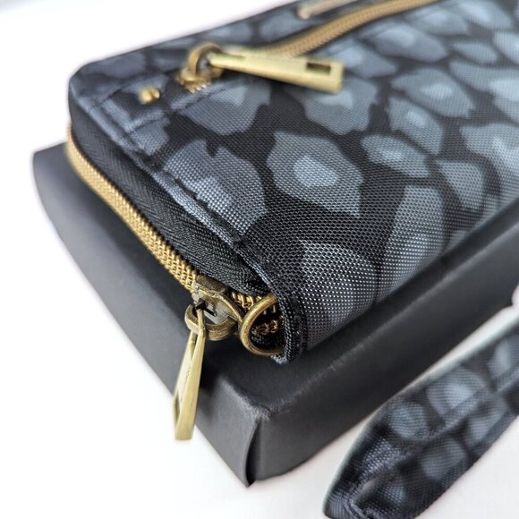NEW Travelon Gray Animal Print RFID Zip Wallet Wristlet - Picture 2 of 4